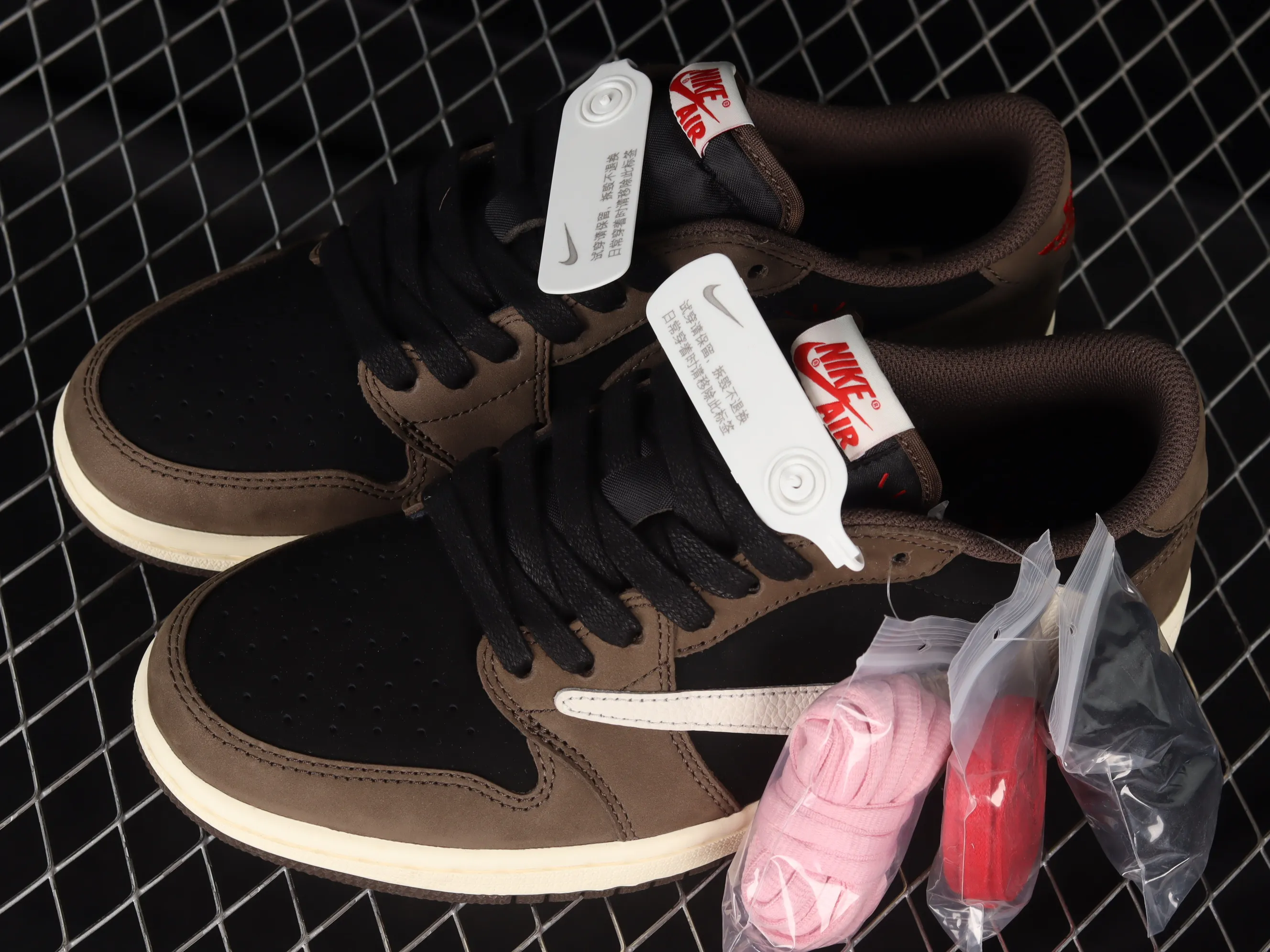 All categories Air Jordan Jordan series basketball shoes Air Jordan 1 Low LW version Travis Scott x Jordan 1 low AJ 1 OG barb reverse hook grimace low top CQ4277-001